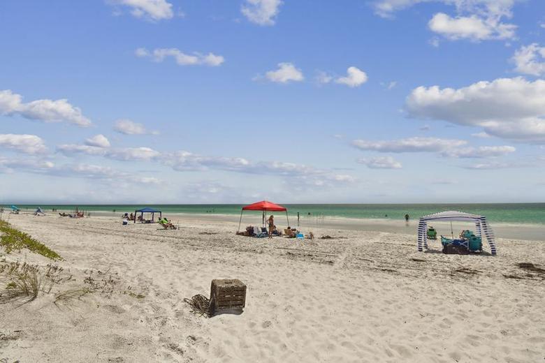 Indian Rocks Beach on a weekday morning